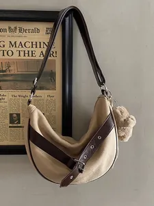 Retro kaki suède hobo tas met donkerbruine lederen bies en pluche berenhanger decor