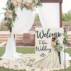 Bandiera da giardino per matrimoni con sposi in un ambiente esterno floreale