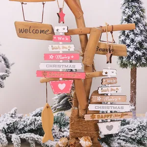 Ornamenti per alberi di Natale in legno con scritte festive e dettagli a stella