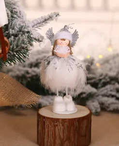 Größenanzeige des weißen Weihnachtsengels mit 20 cm Höhe und 5 cm Breite im Detail