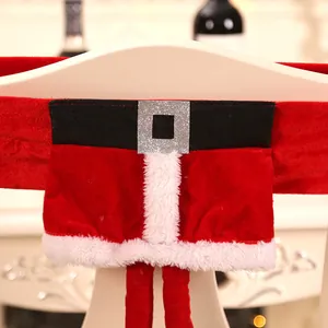 Coprisedia natalizio rosso stile Babbo Natale con cintura nera e bordo in peluche