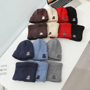 Gemütliches Winterset aus Strickmütze und Schal für Kinder in sieben Farben