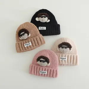 Berretto in Maglia per Bambini Con Decorazione Bambola Cartoon 3D Occhiali da Sole Cappello Invernale Caldo per Bambini
