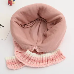 Berretto invernale in maglia rosa per neonati con fodera in peluche e orecchie da orso