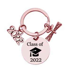 Porte-clés de remise des diplômes classe 2022 en or rose avec breloques de chapeau