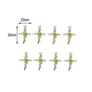 Lot de huit pendentifs croix de vigne rose plaqués or pour bijoux DIY taille 34 mm