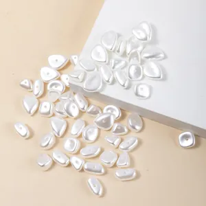 Onregelmatige witte acryl parels met voorgeboorde gaten voor DIY sieraden maken