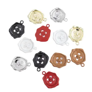 Geometrische legering knoophangers met gegolfde randen en metalen ringen in vele kleuren