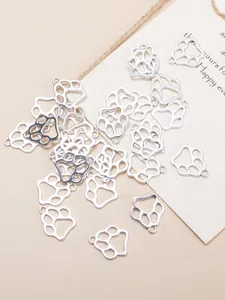 Détails de breloques pattes évidées en argent antique pour création de bijoux DIY