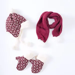 Ensemble d'hiver 3 pièces pour enfants avec bonnet, écharpe et moufles à motif d'étoiles bordeaux