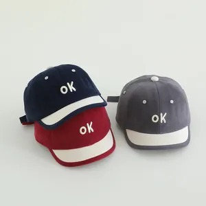 Süße Kleinkind Baseballkappe mit OK Stickerei Kurze Krempe Farbblock Baby Hip Hop Hut Verstellbare Outdoor Sonnenmütze