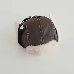 Gorro de aviador de invierno de cuero sintético con forro de felpa para niños