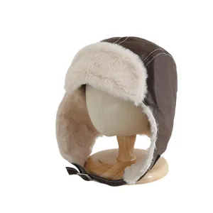 Gorro de aviador de invierno en cuero sintético con forro afelpado y correa ajustable