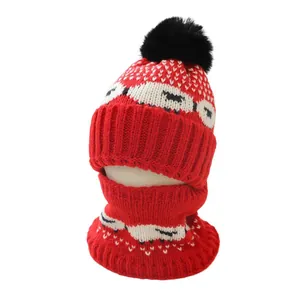 Ensemble bonnet et écharpe en tricot d'hiver à motif mouton rouge avec pompon noir