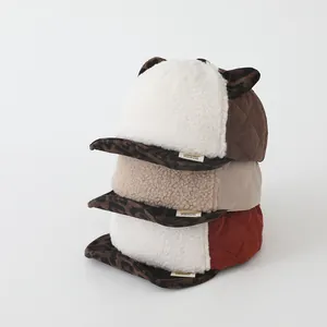 Casquettes de baseball d'hiver pour bébés en peluche avec oreilles léopard en marron