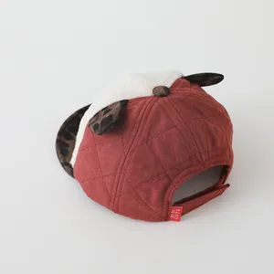 Casquette de baseball matelassée pour bébé avec oreilles léopard en peau lainée