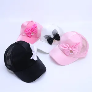 Gorras de béisbol para niñas con lazos de perlas y malla en cuatro colores
