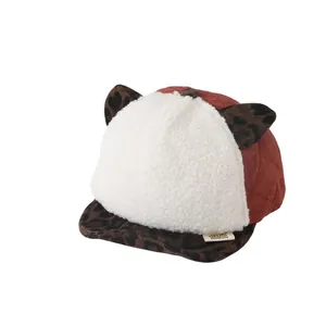 Casquette de baseball chaude pour bébé avec oreilles léopard et tissu matelassé