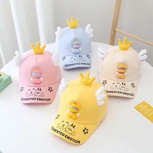 Casquettes de baseball enfant avec couronne, ailes et broderie en couleurs pastel