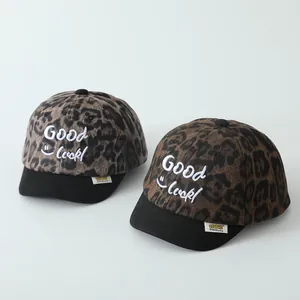 Leopardenmuster Kinder Baseballkappe mit Good Luck Stickerei und kurzem Schirm