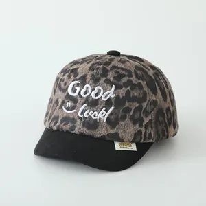 Kinder Schirmmütze mit Leopardenmuster und Good Luck Bestickung für Jungen und Mädchen