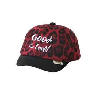 Kinder-Baseballkappe mit Leopardenmuster in Rot und Schwarz mit Good Luck Stickerei