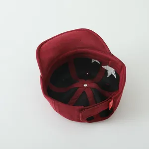 Burgunderfarbene Baby-Baseballkappe aus Samt mit Sternenfutter für Kinder von 0-3 Jahren