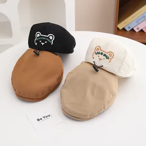 Berretto Basco per Bambini Orso Cartone Animato Misto Cotone Lucky Ricamo Berretto Piatto Regolabile per Ragazzi Ragazze Parasole Cappello Casual