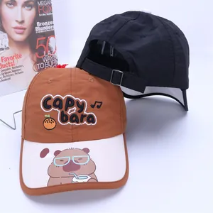 Detailansicht der schnelltrocknenden Capybara Kinder-Baseballkappe mit Stickerei und Metallschließe