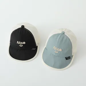 Kleinkinder Sonnenmütze mit Mesh-Gewebe und Smile-Stickerei in Blau und Schwarz für Sommer