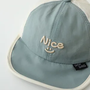 Kleinkinder Sonnenhut mit Netzgewebe und Smiley-Stickerei in Blau und Beige für 0-3 Jahre