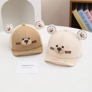 Gorra de béisbol para bebé con oso de dibujos animados y malla transpirable