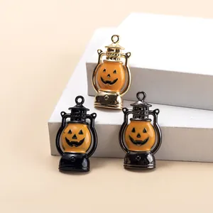 Colgantes de Aleación de Lámpara de Queroseno de Calabaza de Halloween para Fabricación de Joyas DIY Amuletos de Esmalte de Jack-O'-Lantern Colores Mezclados para Collar Pulsera