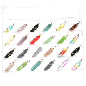 Lot de 24 pendentifs en cristal enveloppés de fil dans une boîte de rangement