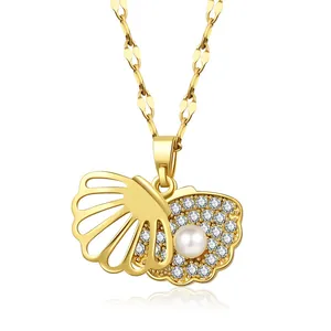 Collier coquillage doré élégant avec perle blanche et accents de zircon brillants
