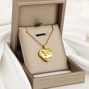 Gouden hart medaillon ketting met zonnebloem en You Are My Sunshine gravure