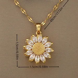 Dettaglio catena 45cm e ciondolo girasole 1,5cm con zirconi cubici incastonati