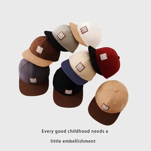 Gorras de béisbol infantiles varios colores con parche de oso Lucky y visera plana