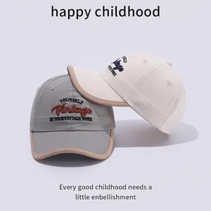 Deux casquettes de baseball rétro en coton pour enfants avec broderie et bord contrasté