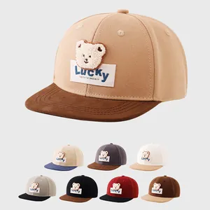 Casquette de Baseball pour Enfants Avec Écusson Ours en Peluche 3D Broderie Lettre Lucky Patchwork Bord Plat Chapeau de Soleil Hip Hop pour Garçons Filles