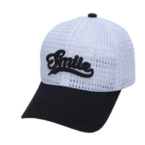 Casquette enfant en mesh respirant avec broderie Smile et visière contrastée