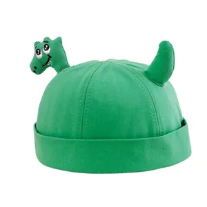 Berretto docker verde per bambini con dinosauro 3D ricamato su morbido tessuto cotone
