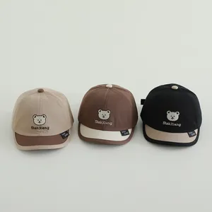 Baby-Baseballkappe aus Baumwolle mit Bärenstickerei in Khaki und Brauntönen für Sommer