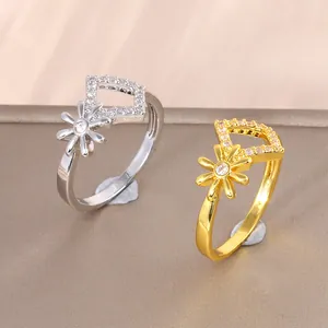 Lussuoso anello floreale geometrico con zirconi cubici in placcatura oro e argento