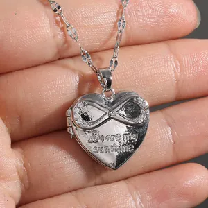 Collier médaillon argenté avec symbole infini et gravure You Are My Sunshine chic