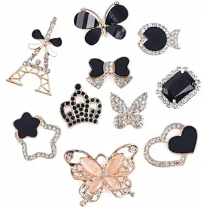 Detalle de diez dijes para zapatos de aleación dorada con diamantes negros para sandalias