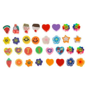 Kit de perles en pâte polymère DIY colorées avec fruits, cœurs et étoiles en grille nette