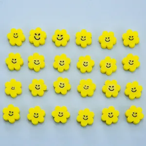 Perles en Vrac en Pâte Polymère Motif Fleur de Visage Souriant Perles d'Espacement pour la Fabrication de Bijoux DIY Collier Bracelet Accessoire Femme