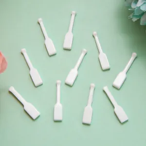 Set van 10 witte mini plastic spatels voor crème en cosmetische DIY-projecten