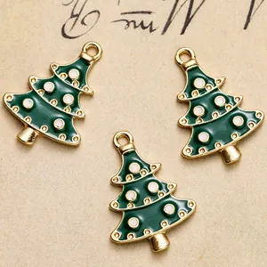 Details von Weihnachtsbaum-Anhängern mit grüner Emaille und Vergoldung für DIY-Schmuck